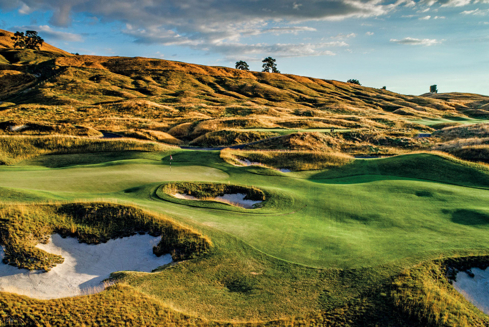 (May) The Kinloch Club - Kinloch, Taupo, New Zealand